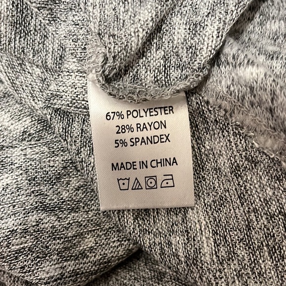 NWT University of New Hampshire Top - Picture 11 of 16